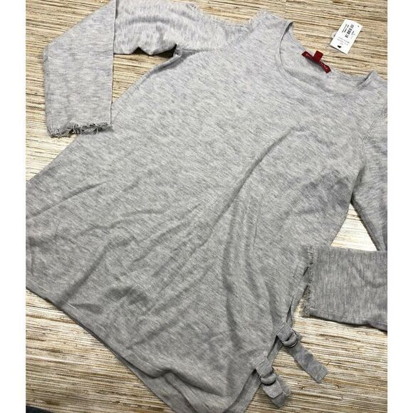 N-32 Saks Fifth Avenue cold shoulder detail sweater GREY size M - Picture 1 of 1